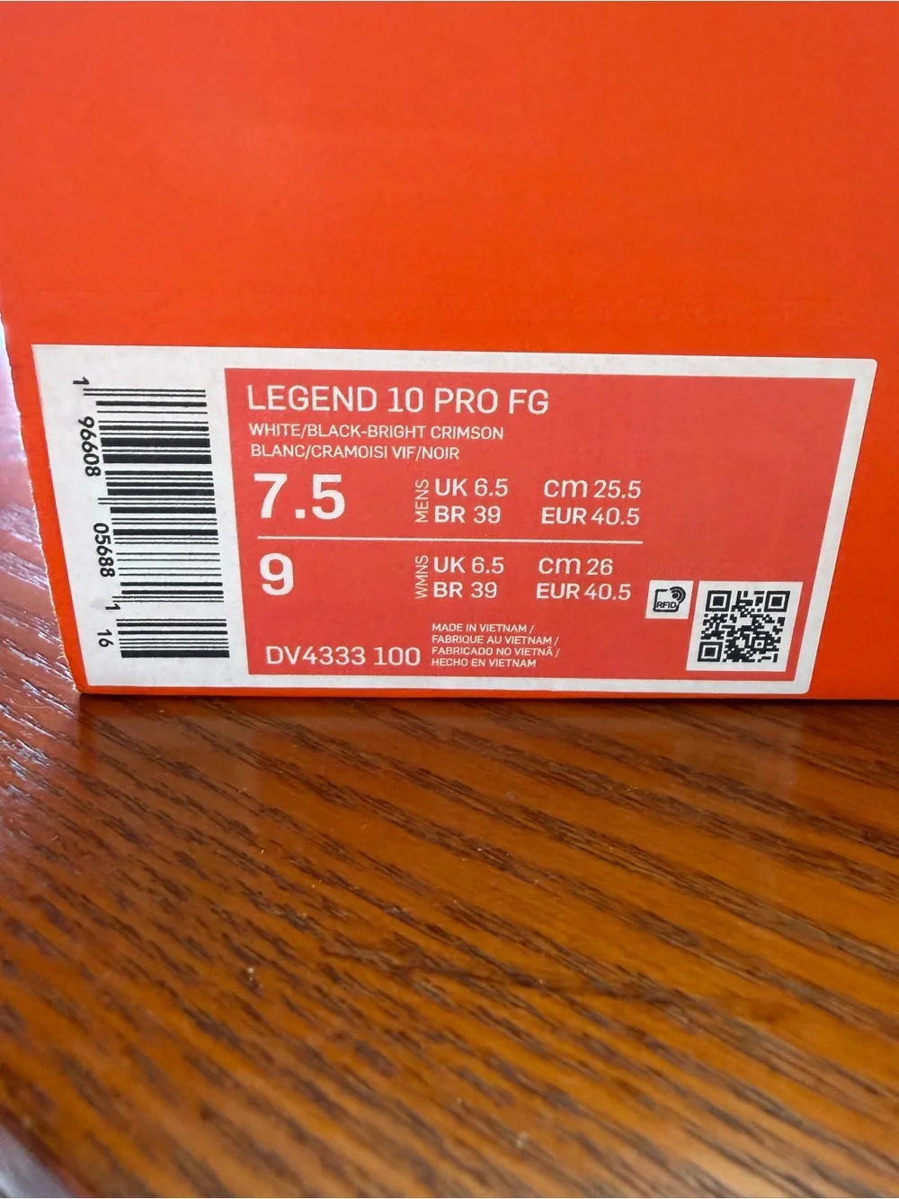 Nike Men’s White Black Red Soccer Cleats